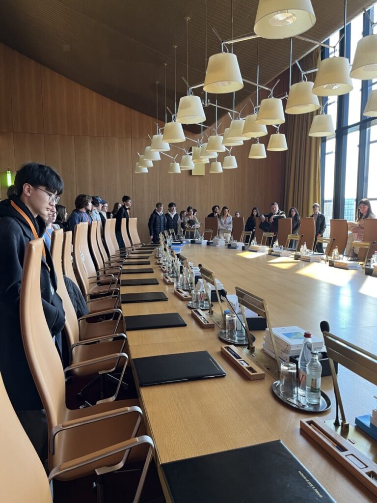 2026-03-20 cour de justice Grupp 1 (23)